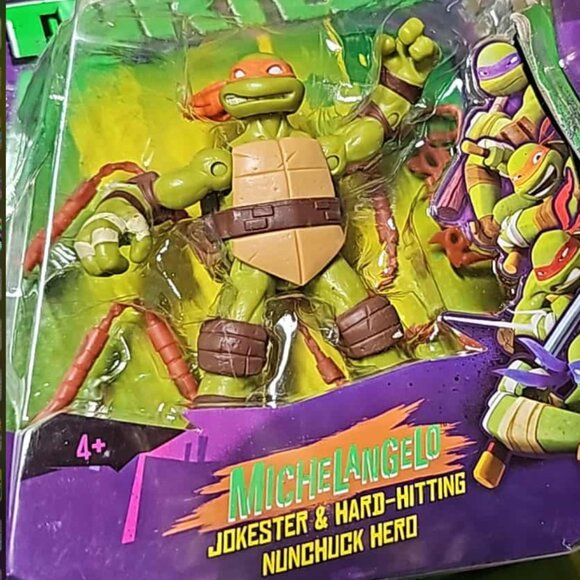 Teenage Mutant Ninja Turtles 2012 Collection Action Figure - Picture 2 of 3